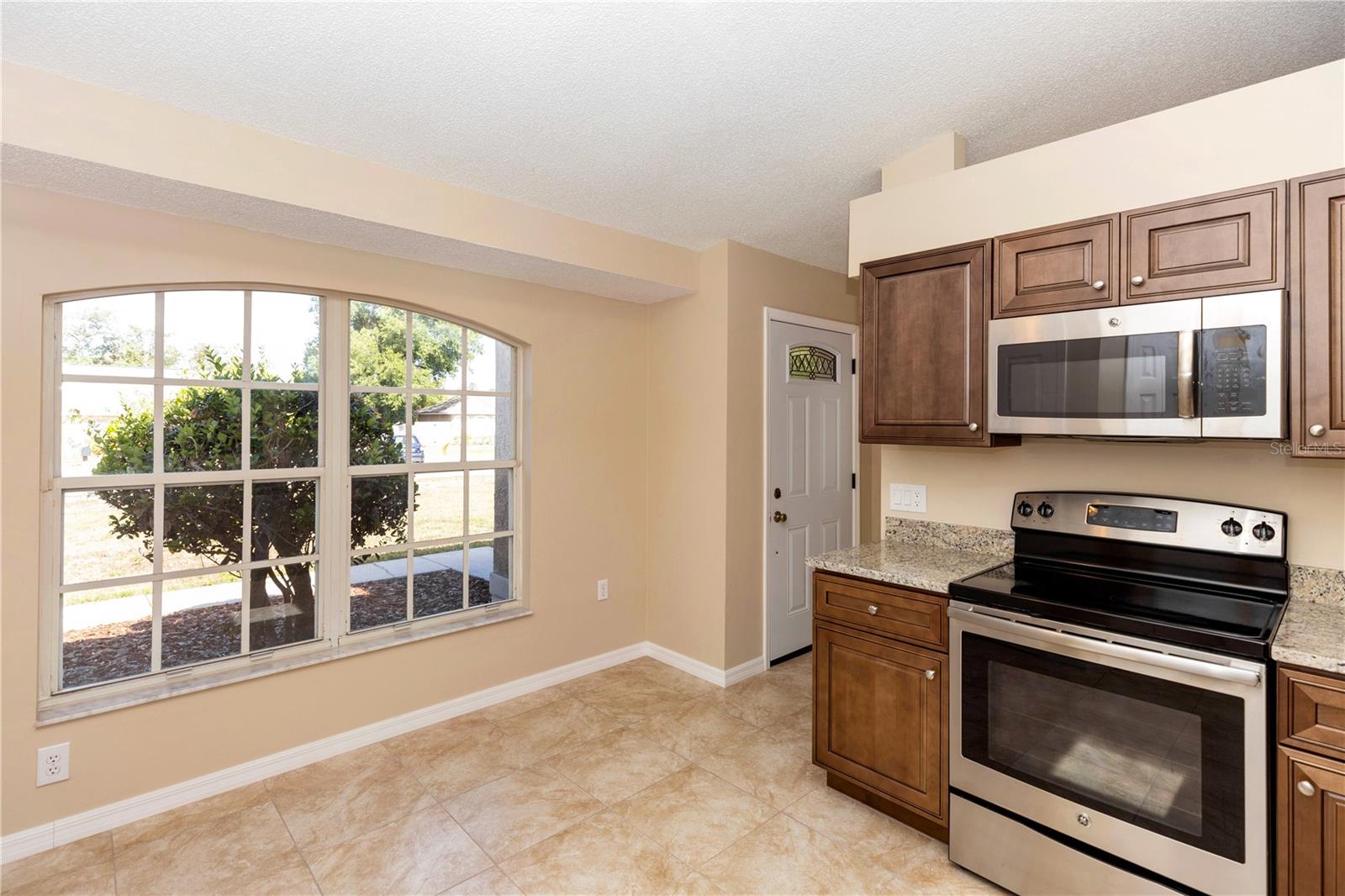 Image 6 of 25 For 801 Coleman Avenue