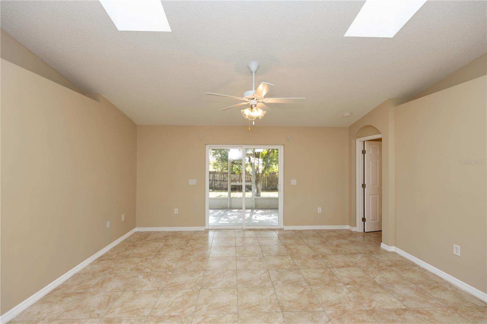 Image 9 of 25 For 801 Coleman Avenue