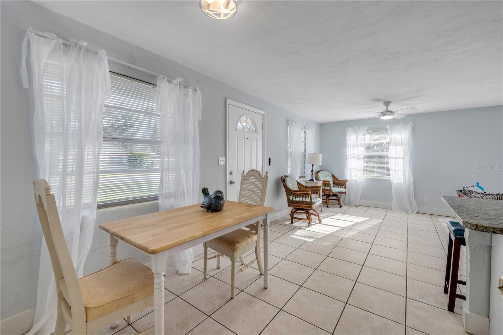 Image 11 of 32 For 128 Oakridge Avenue