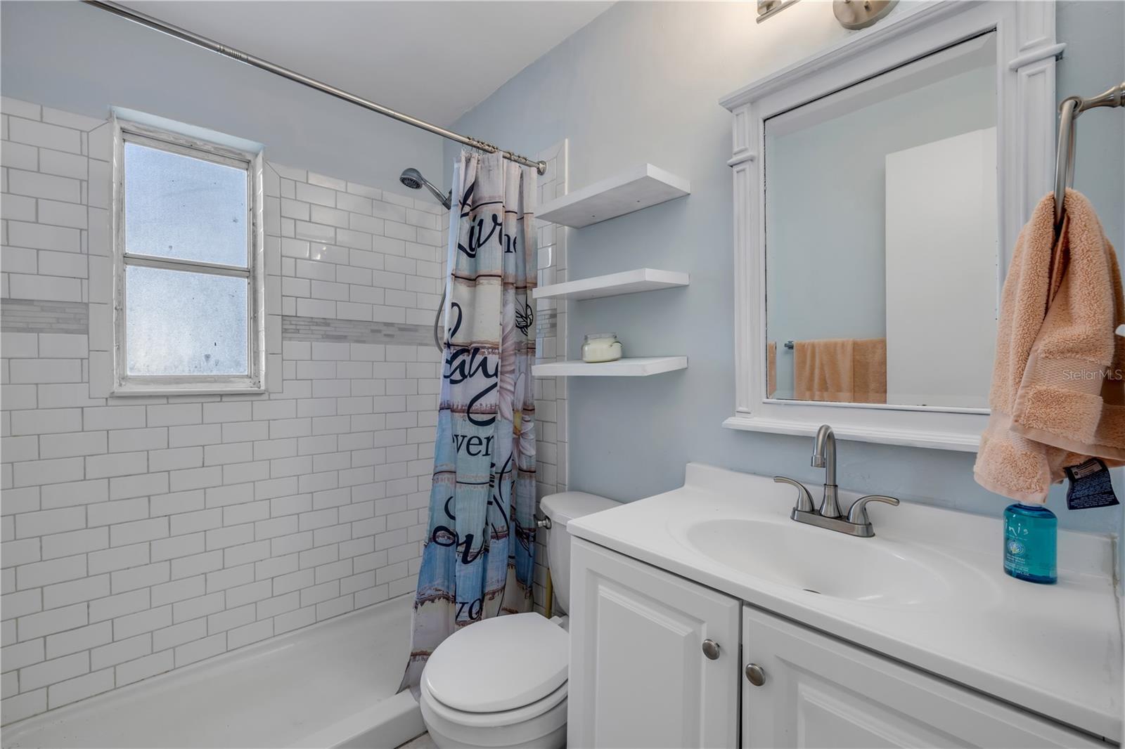 Image 20 of 32 For 128 Oakridge Avenue