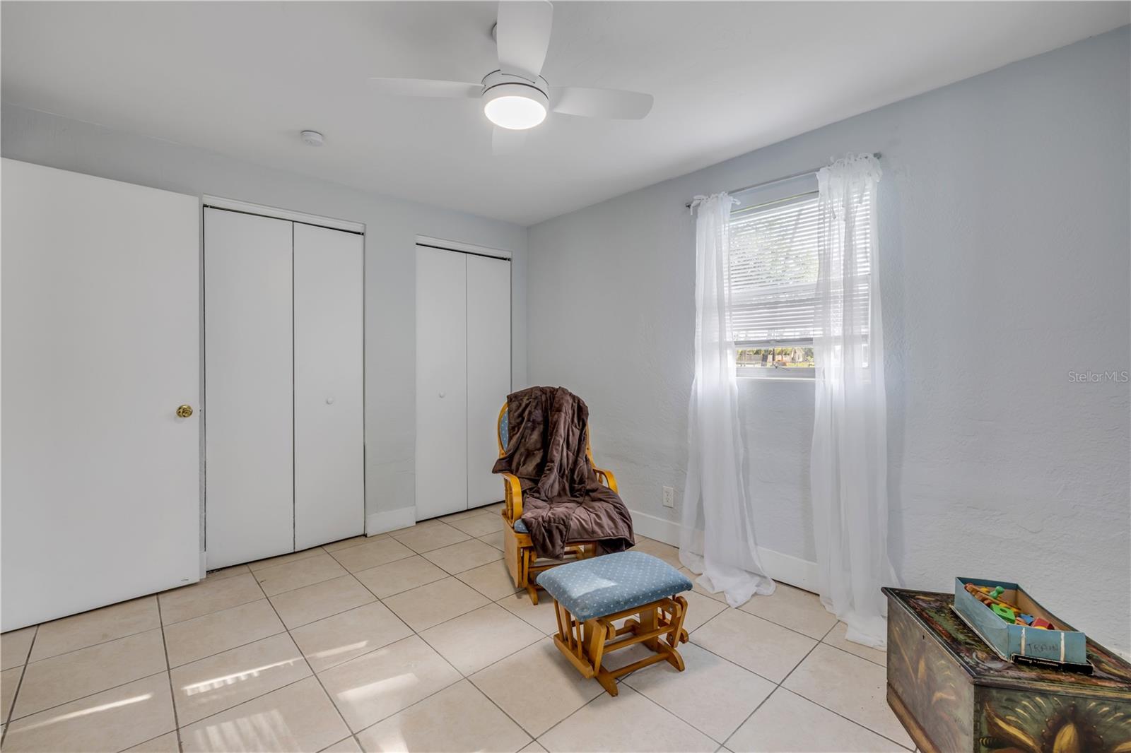 Image 21 of 32 For 128 Oakridge Avenue