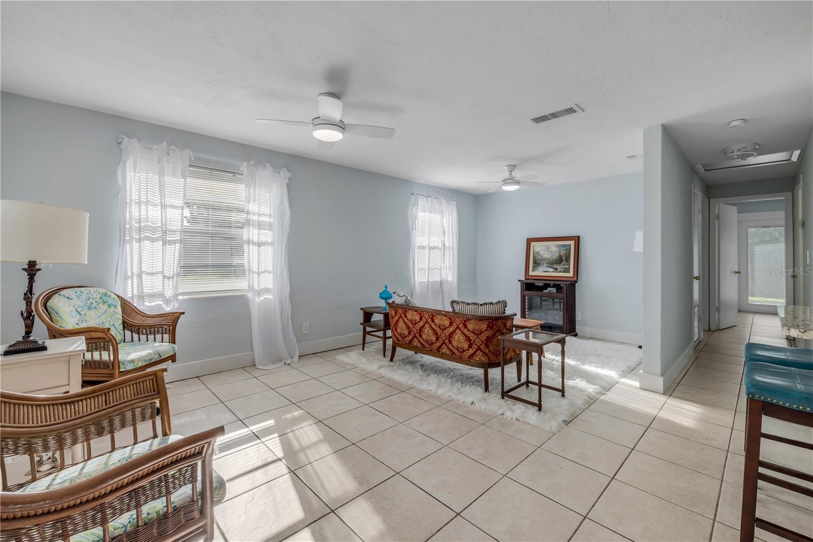 Image 6 of 32 For 128 Oakridge Avenue