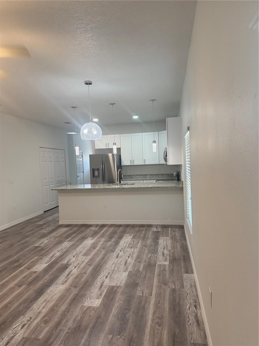 Image 4 of 32 For 926 Clover Street