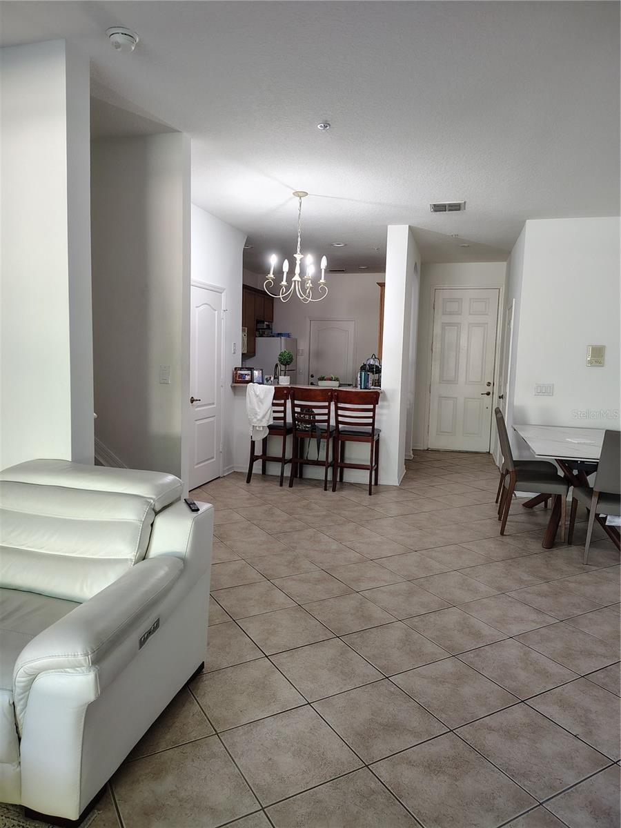Image 10 of 38 For 6043 Strada Isle Way