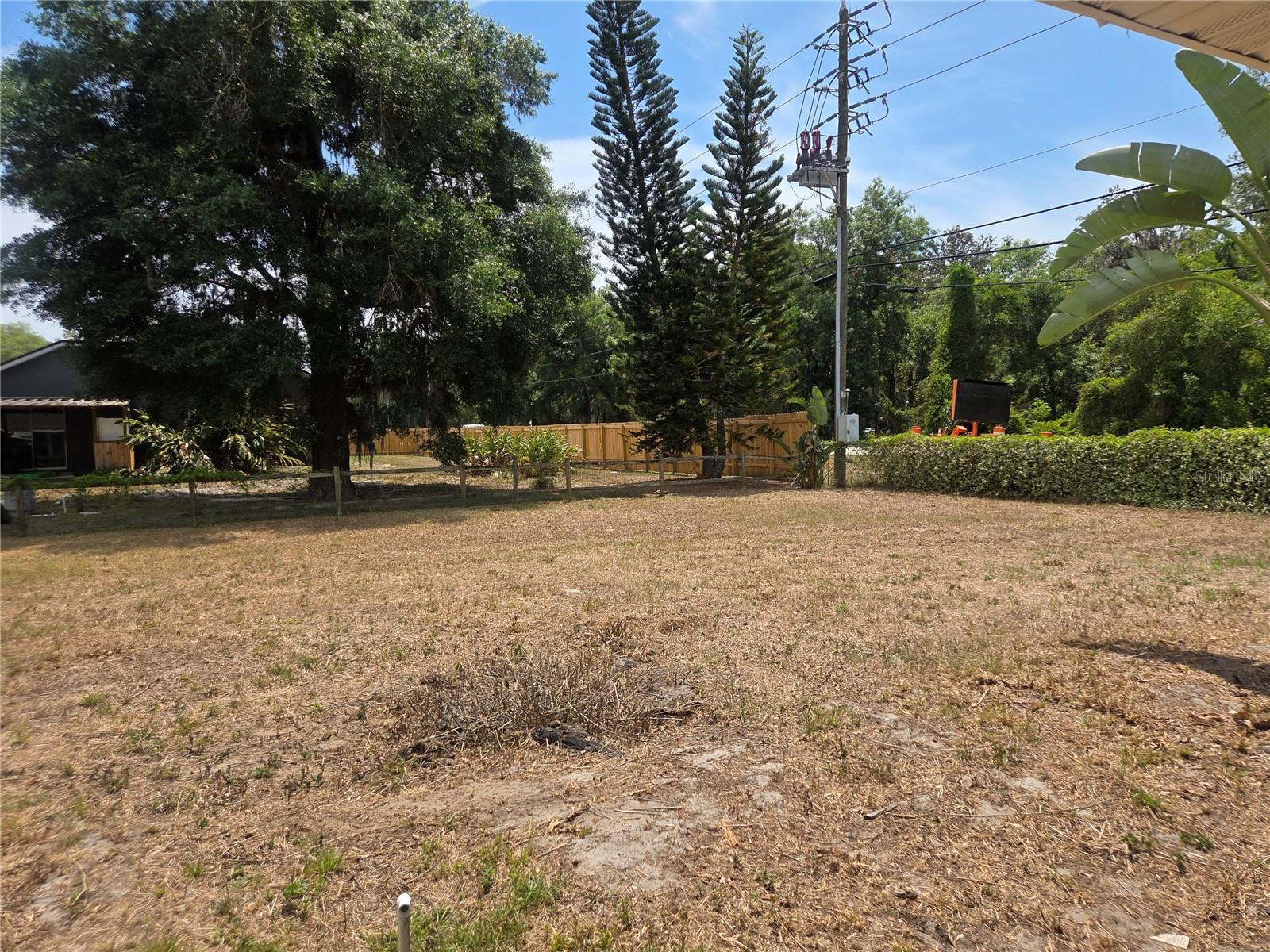Image 18 of 41 For 2204 Poinsettia Lane