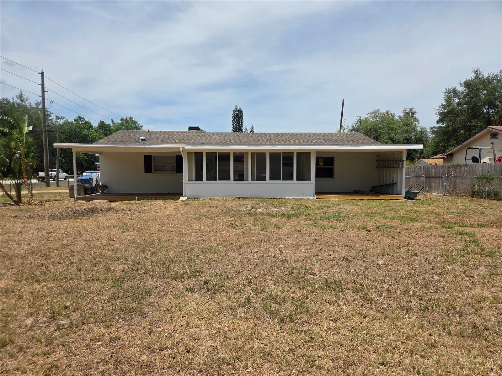 Image 19 of 41 For 2204 Poinsettia Lane