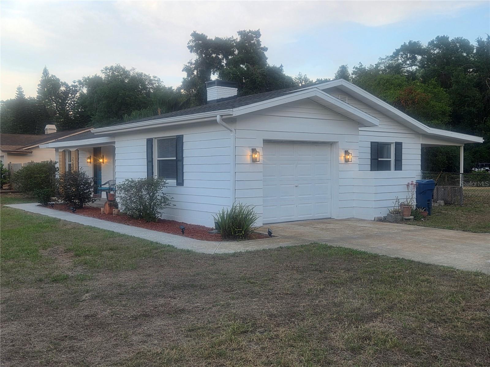 Image 2 of 41 For 2204 Poinsettia Lane