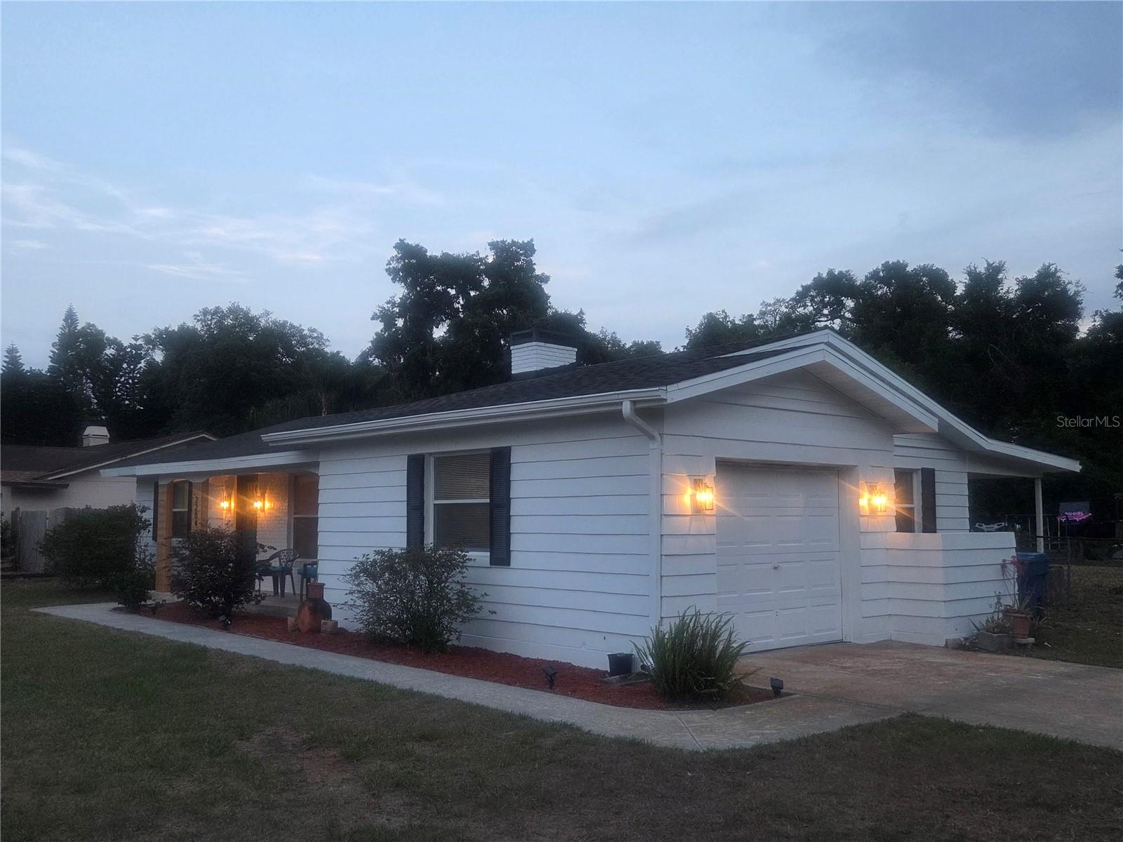 Image 3 of 41 For 2204 Poinsettia Lane
