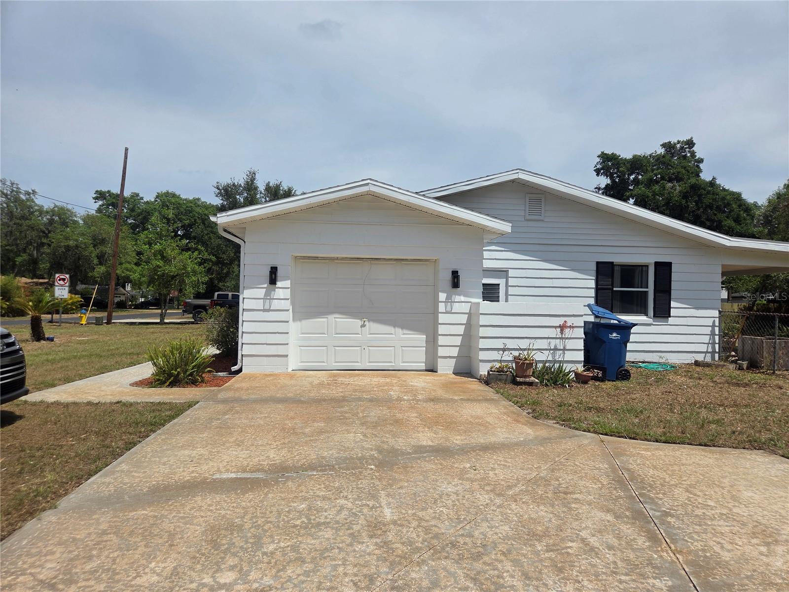 Image 34 of 41 For 2204 Poinsettia Lane