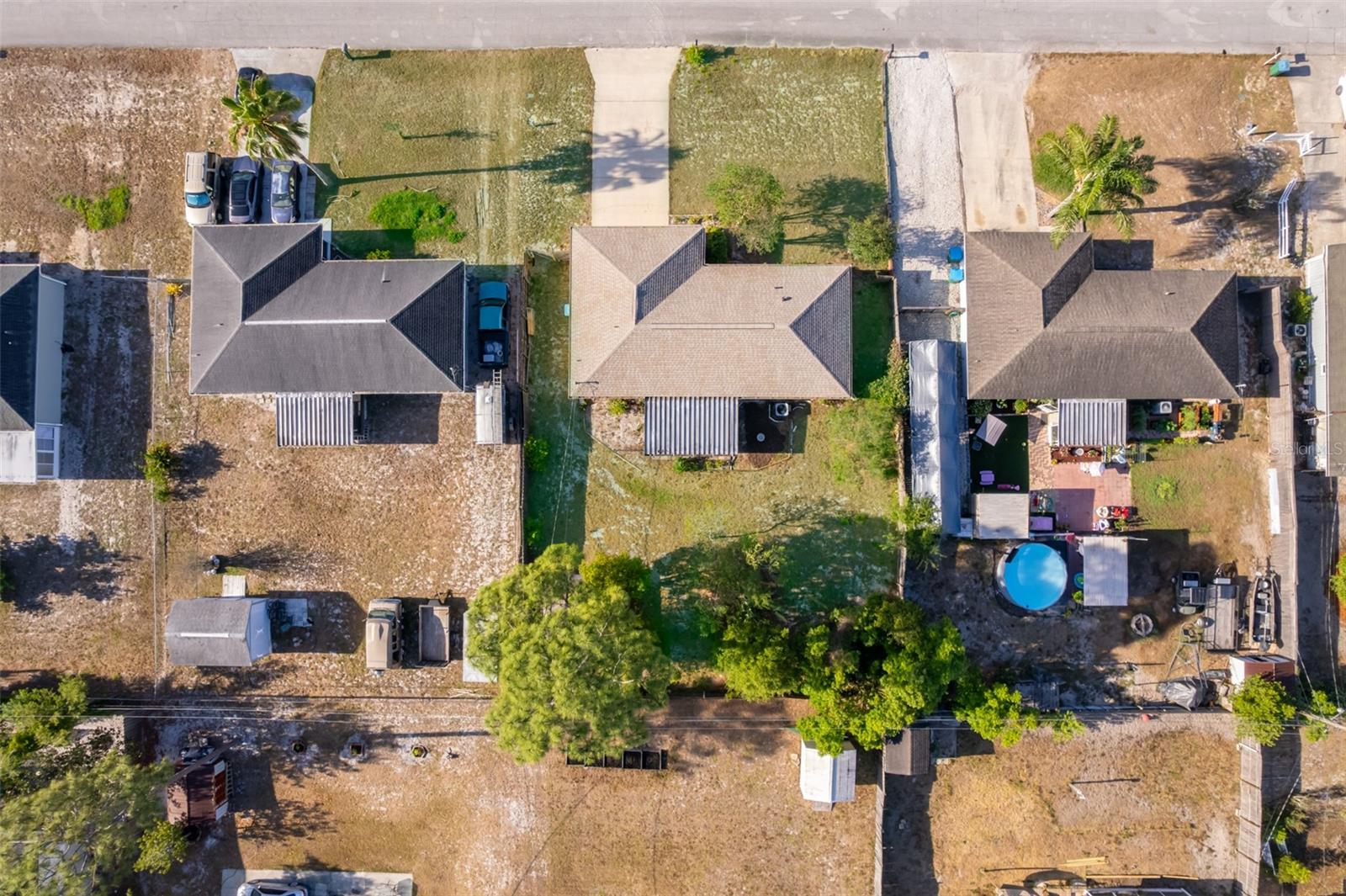 Listing photo id 2 for 3107 Mapleshade Street