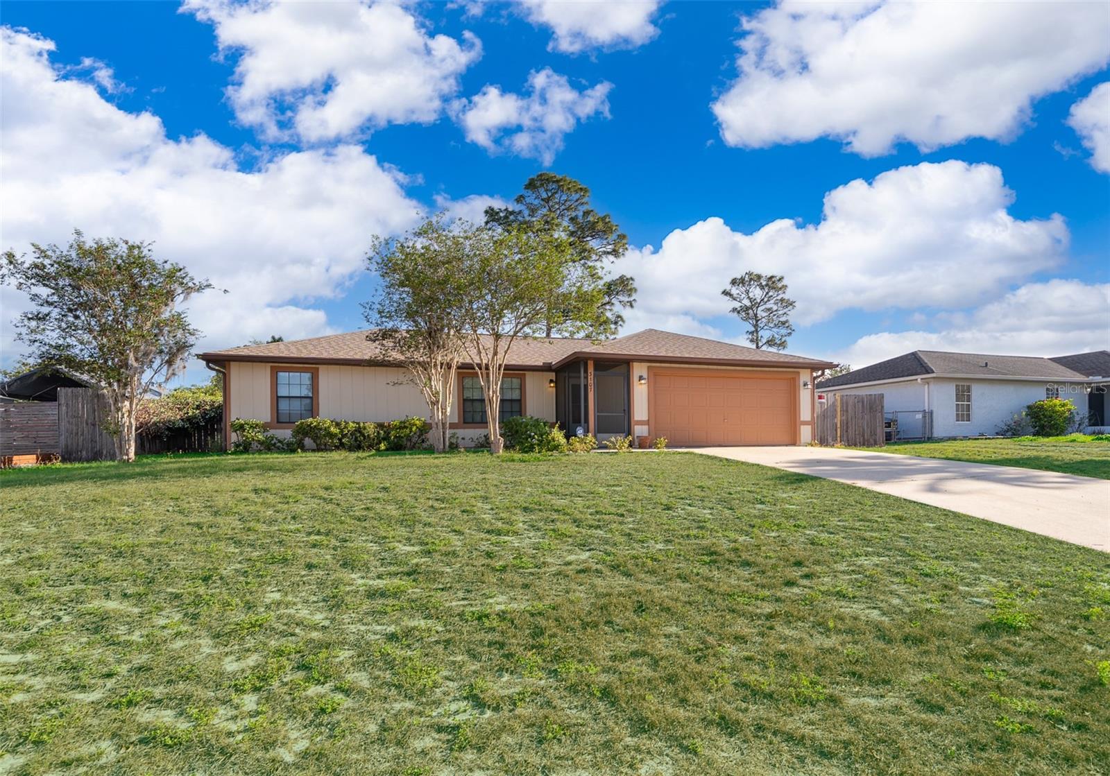 Listing photo id 6 for 3107 Mapleshade Street