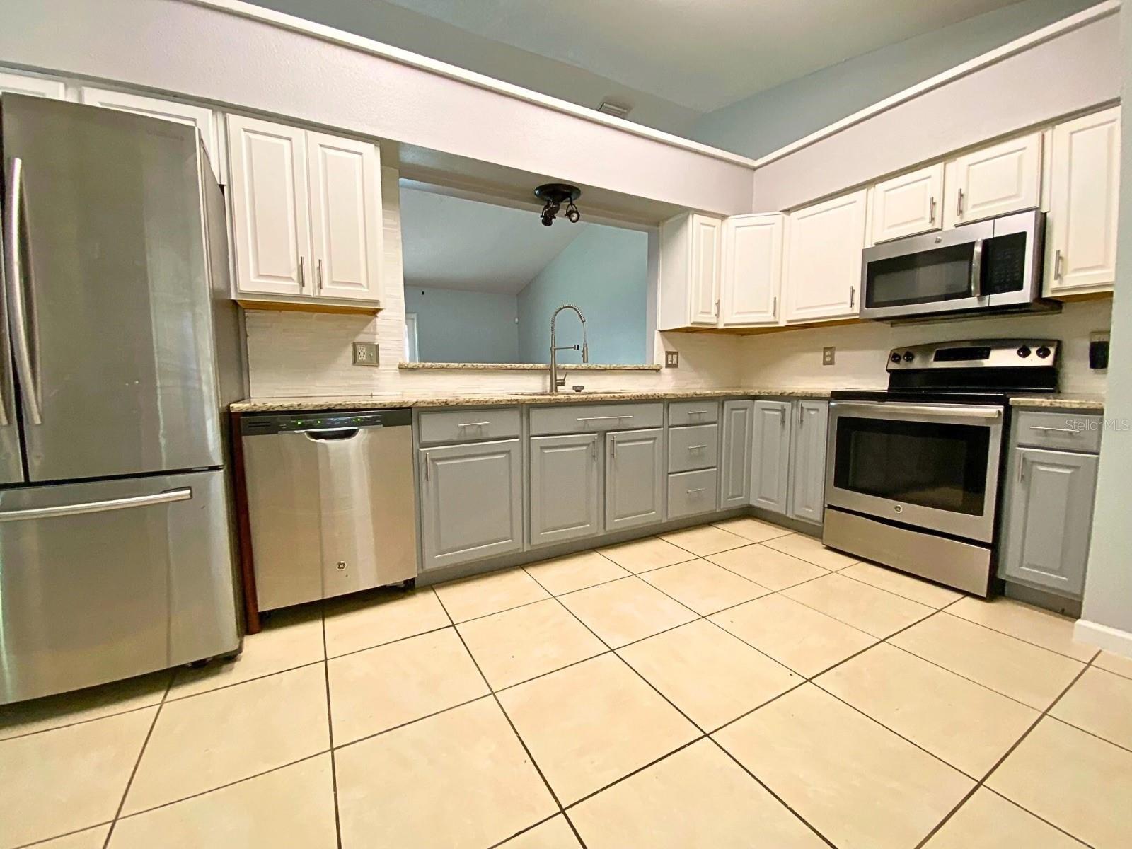 Image 4 of 24 For 206 Westmoor Bend