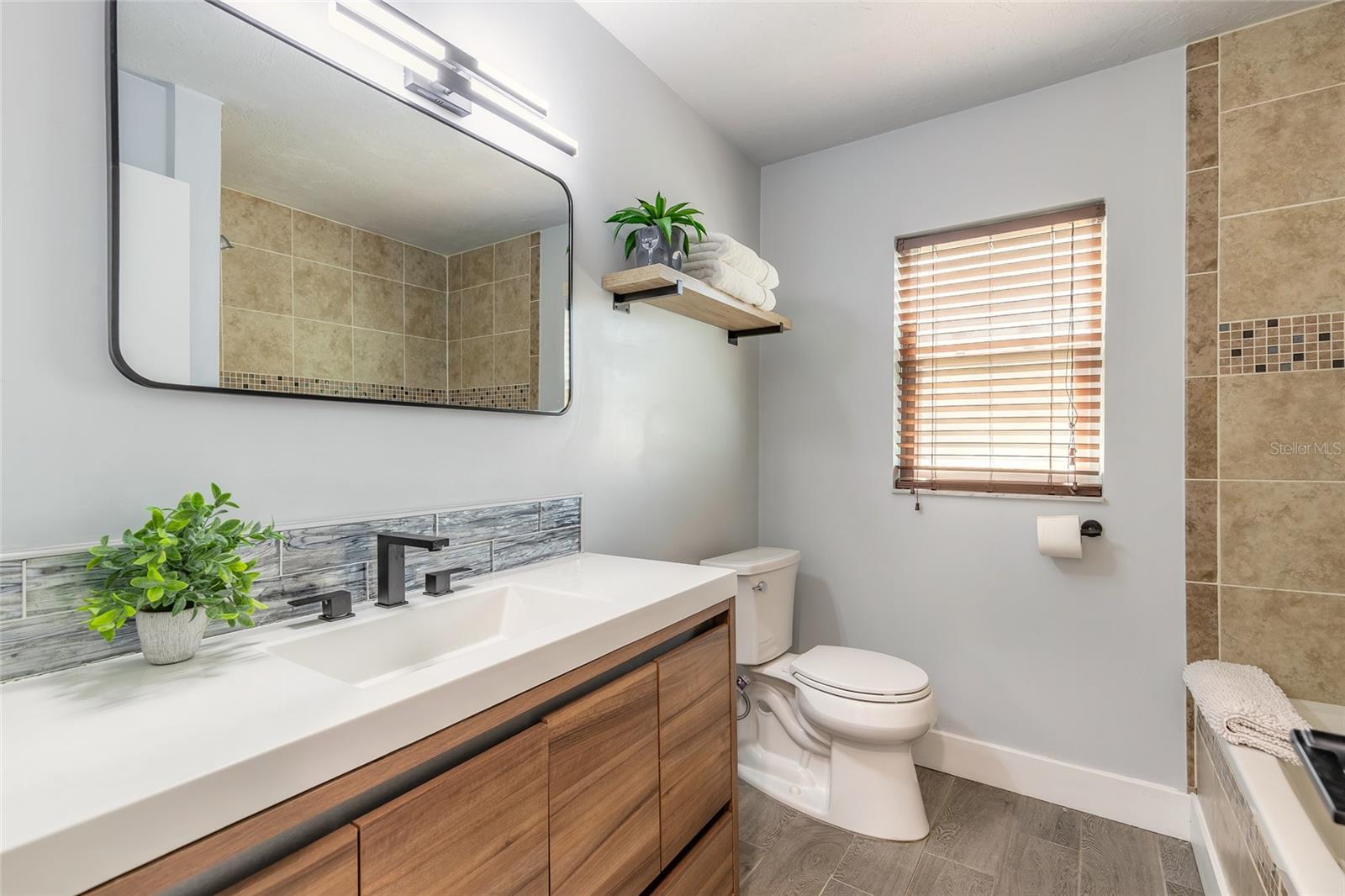 Image 10 of 35 For 612 Moonpenny Circle