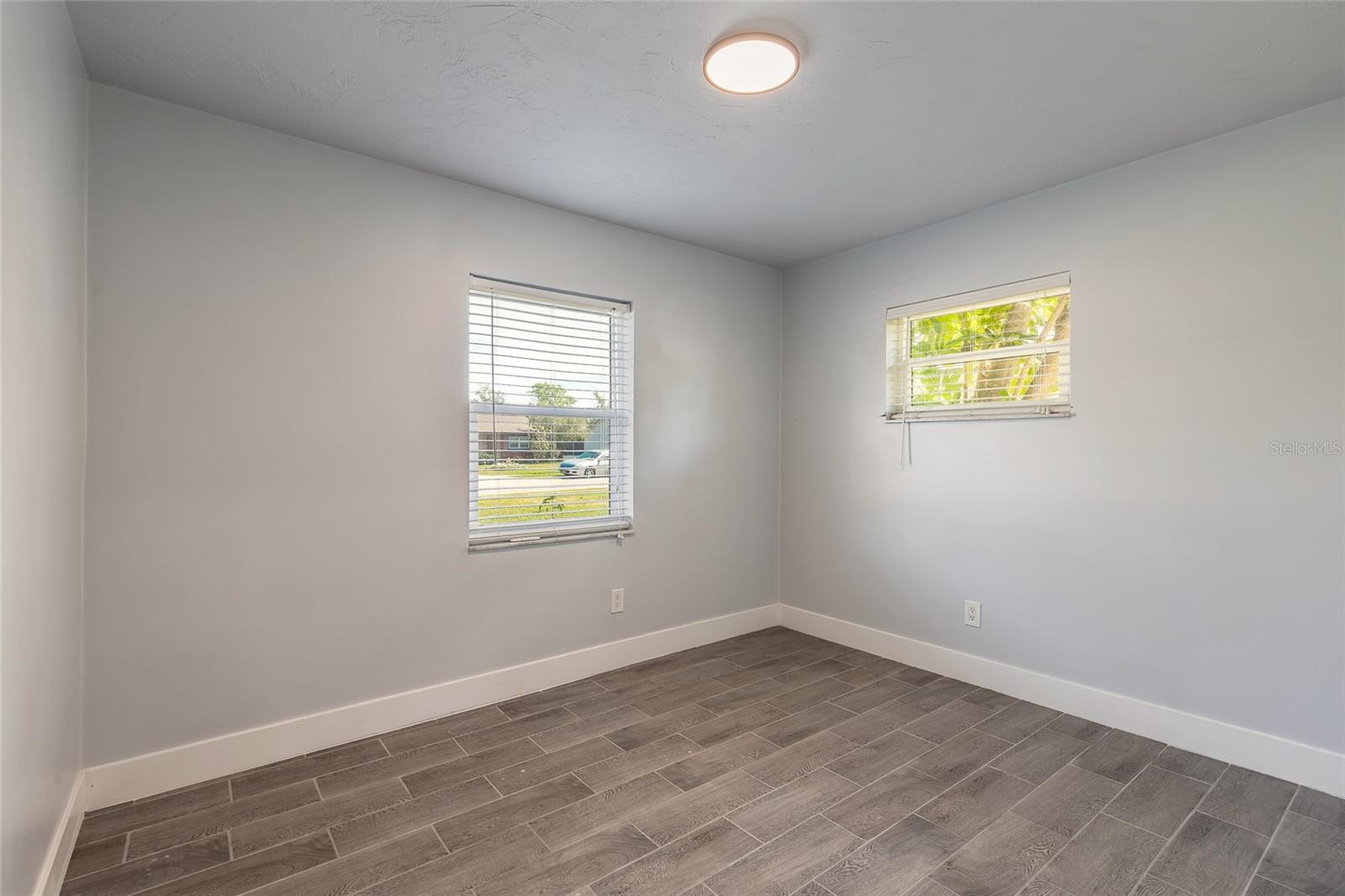 Image 11 of 35 For 612 Moonpenny Circle