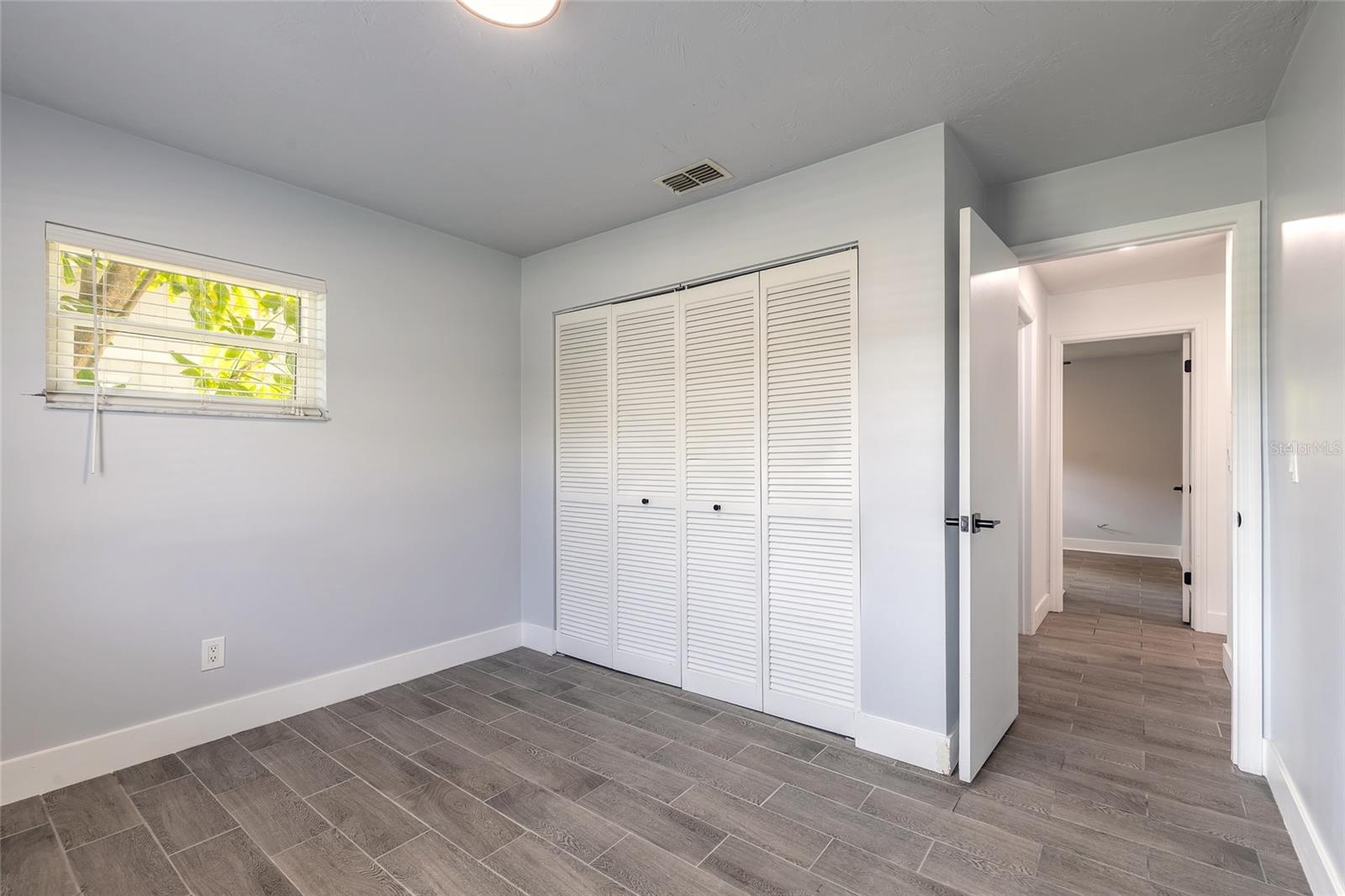 Image 12 of 35 For 612 Moonpenny Circle