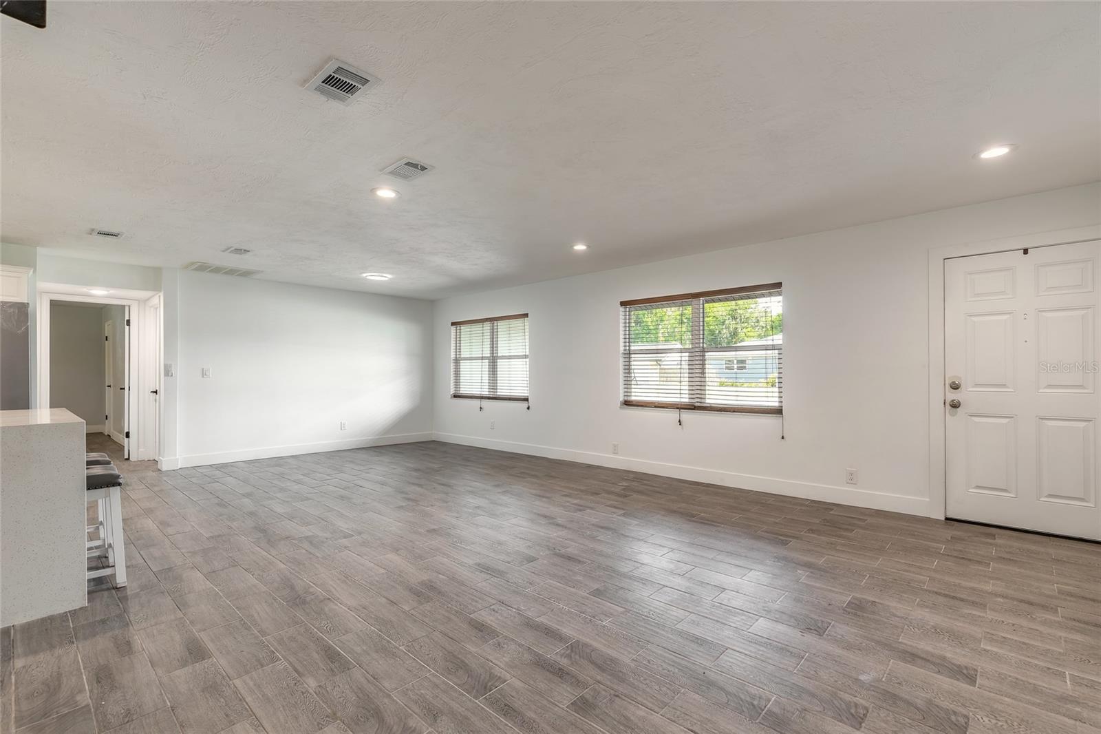 Image 14 of 35 For 612 Moonpenny Circle