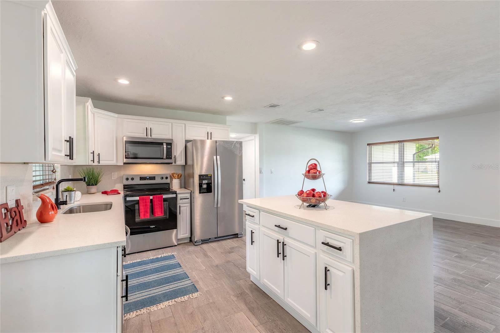Image 18 of 35 For 612 Moonpenny Circle