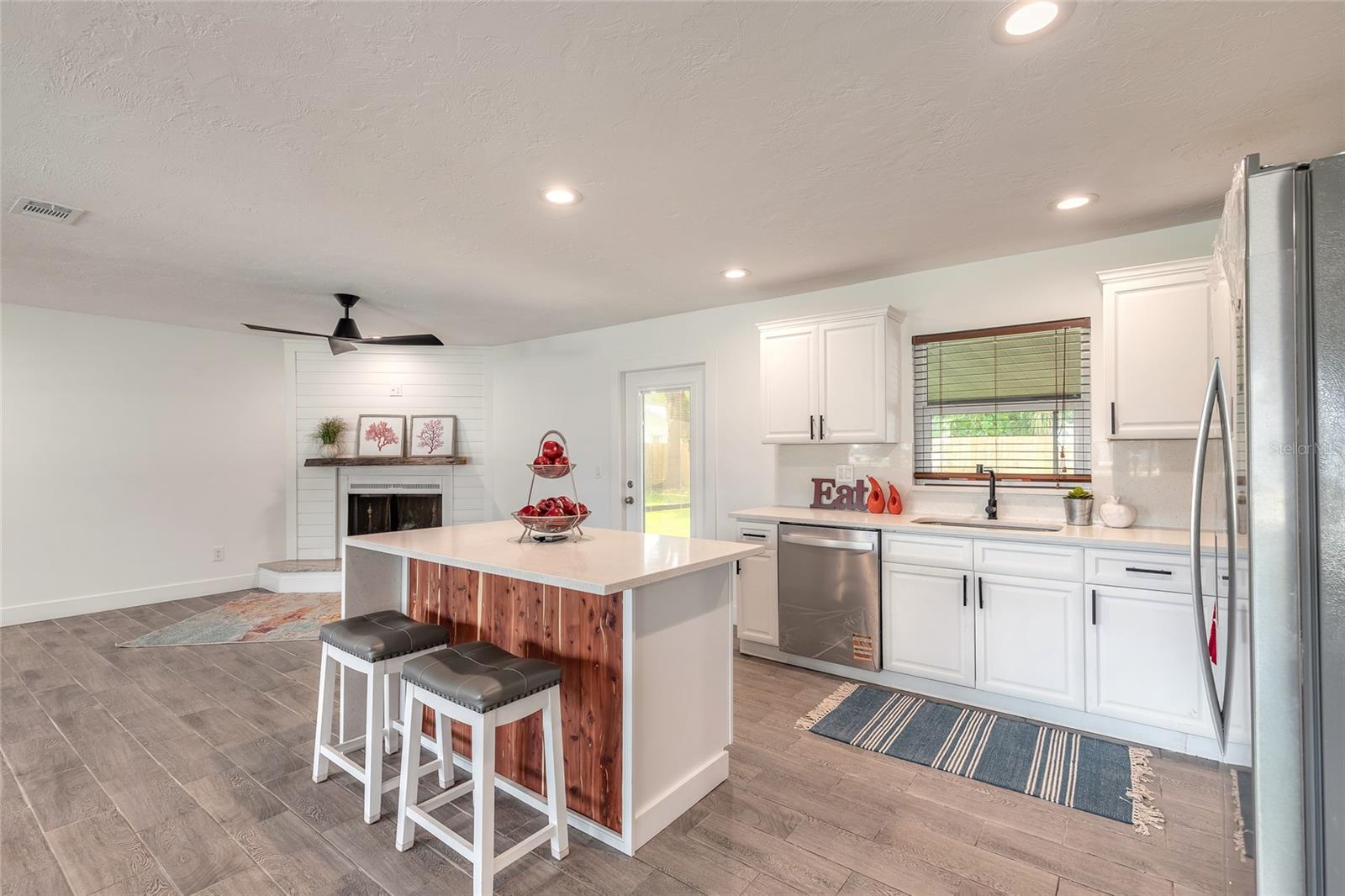Image 22 of 35 For 612 Moonpenny Circle