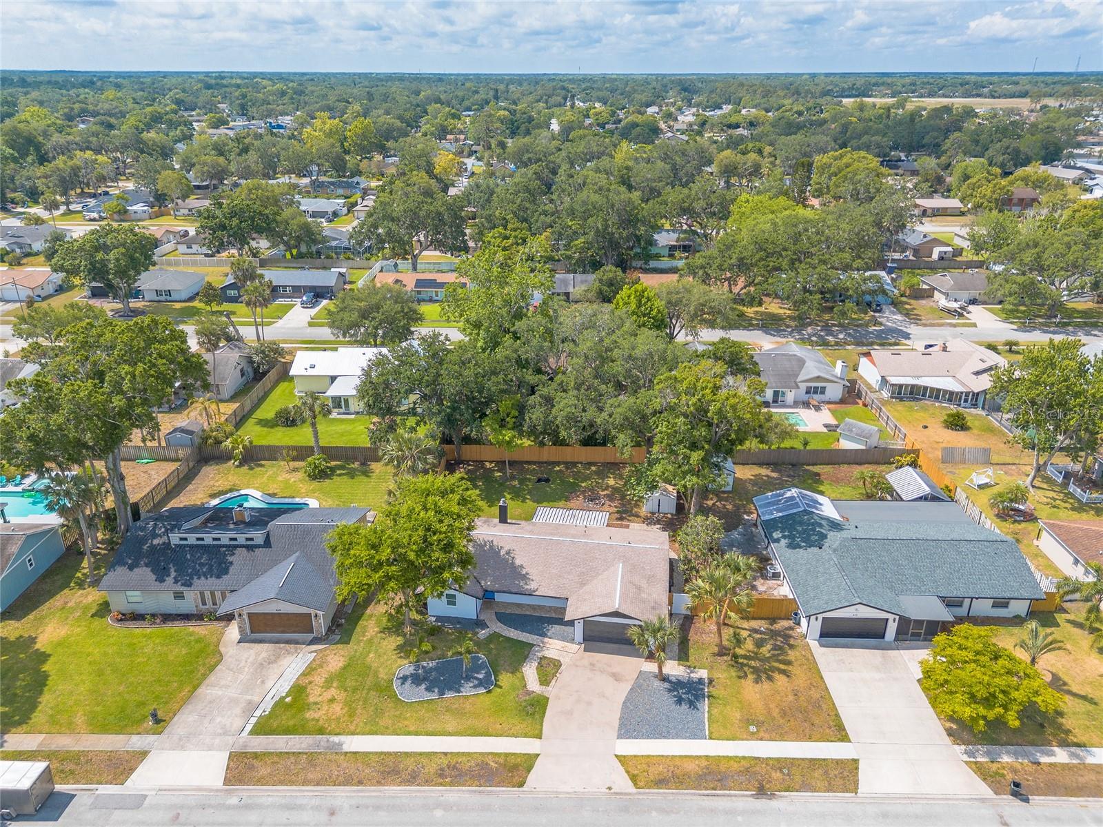 Image 32 of 35 For 612 Moonpenny Circle