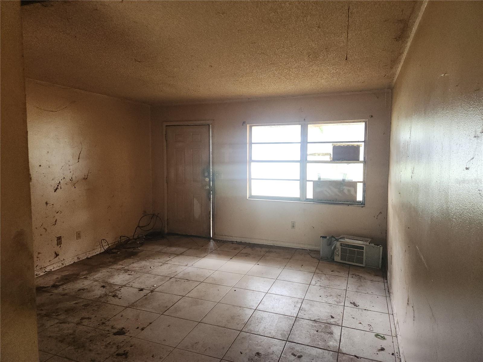 Image 3 of 19 For 2810 Kumquat Drive