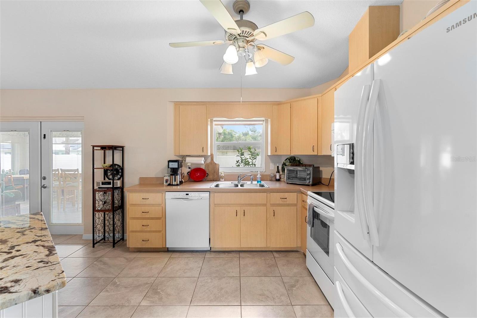 Image 16 of 37 For 1715 Queen Palm Drive
