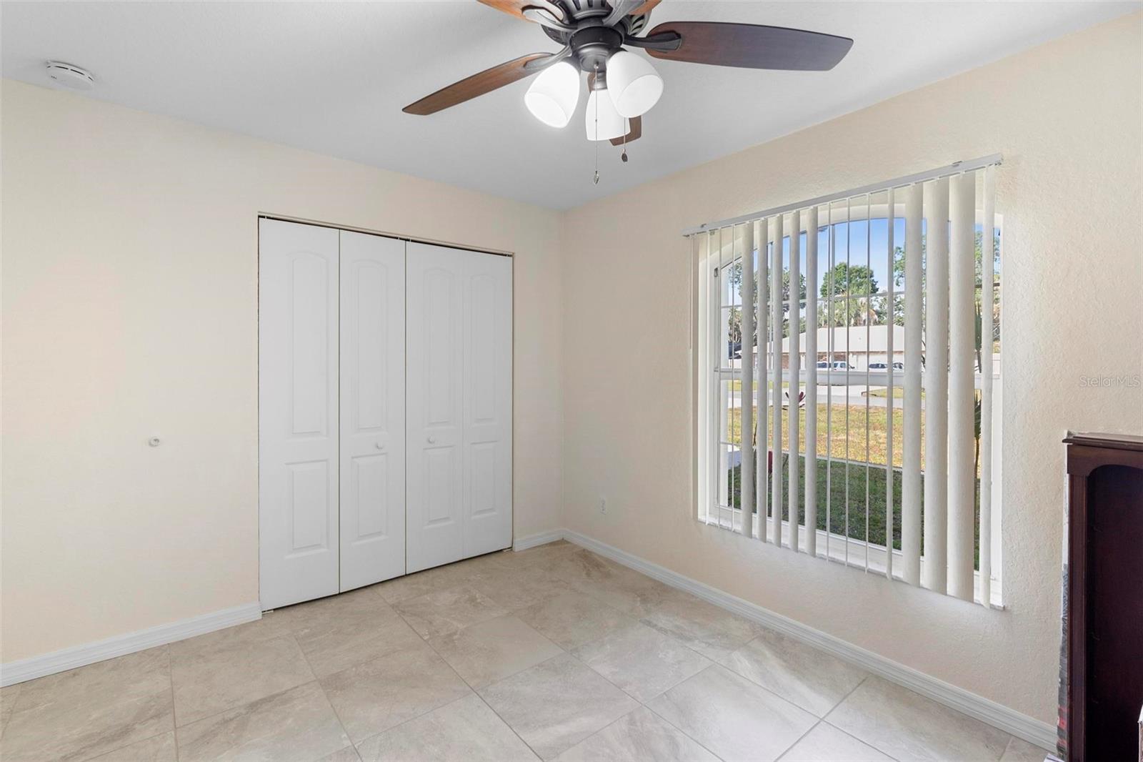 Image 23 of 37 For 1715 Queen Palm Drive
