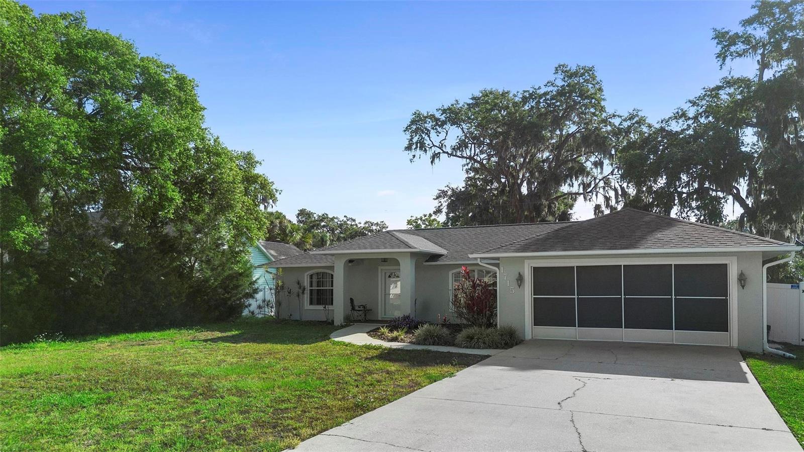 Image 3 of 37 For 1715 Queen Palm Drive
