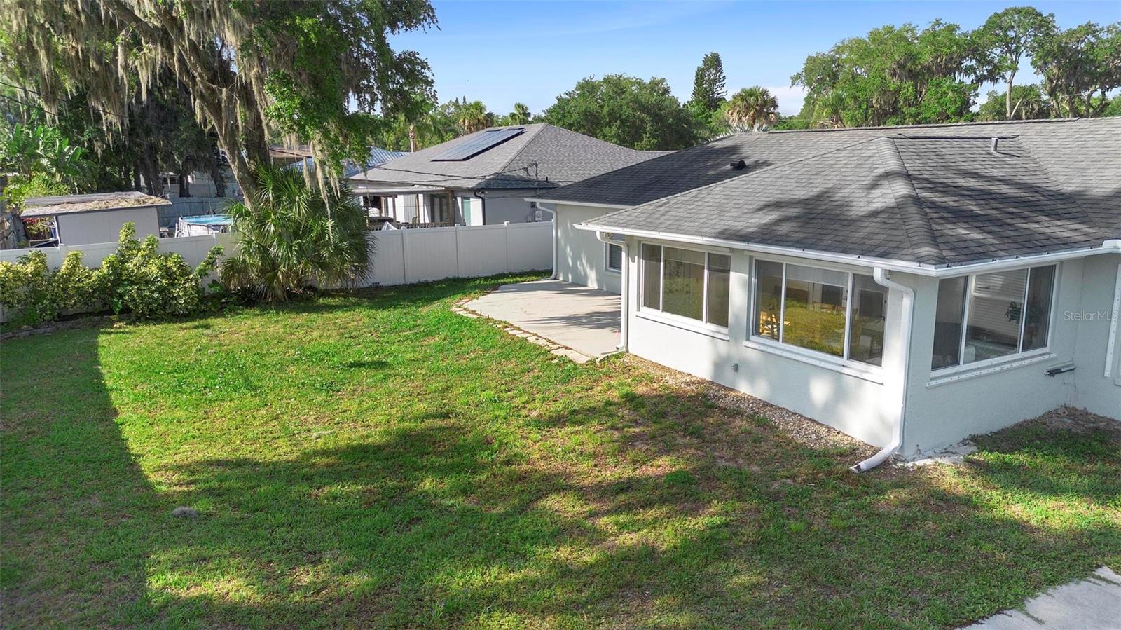 Image 33 of 37 For 1715 Queen Palm Drive