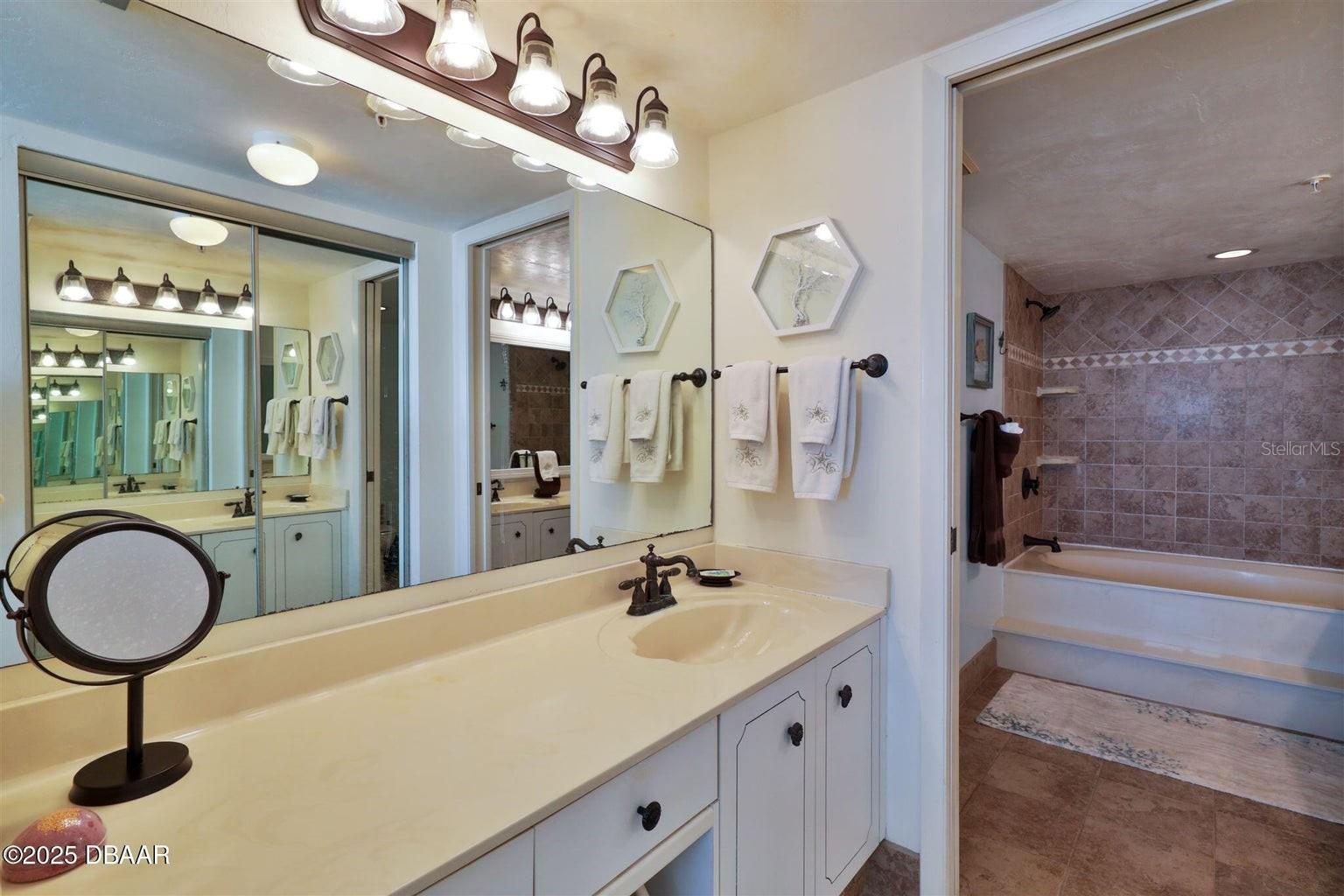 Image 12 of 24 For 3855 Atlantic Avenue 1405