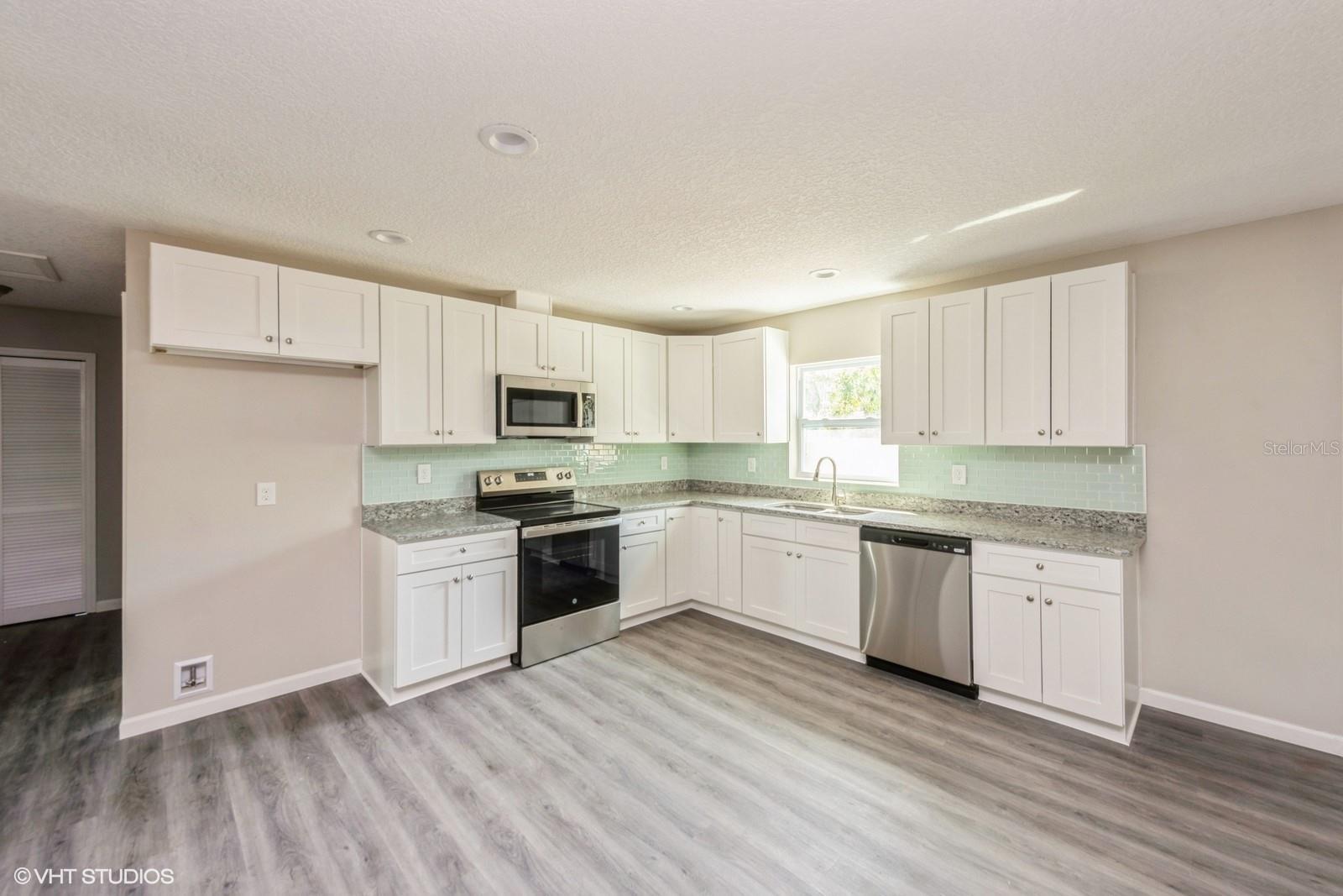 Image 7 of 15 For 495 6th Street