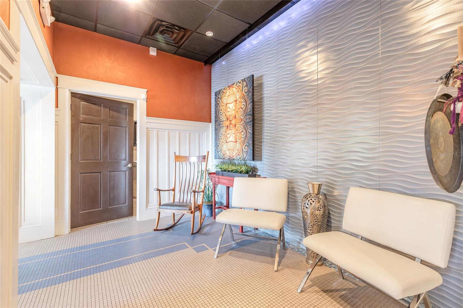 Listing photo id 8 for 1112 Riverside Drive