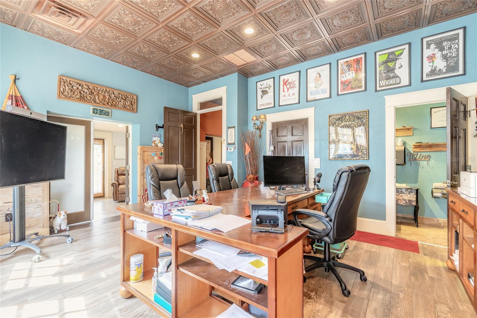 Listing photo id 14 for 1112 Riverside Drive