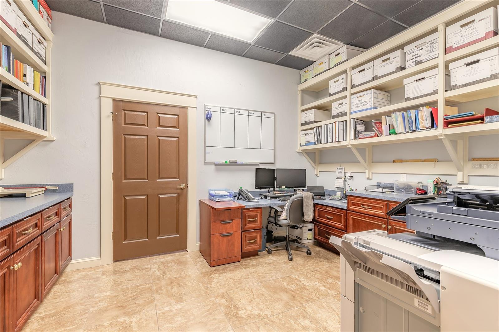 Listing photo id 23 for 1112 Riverside Drive
