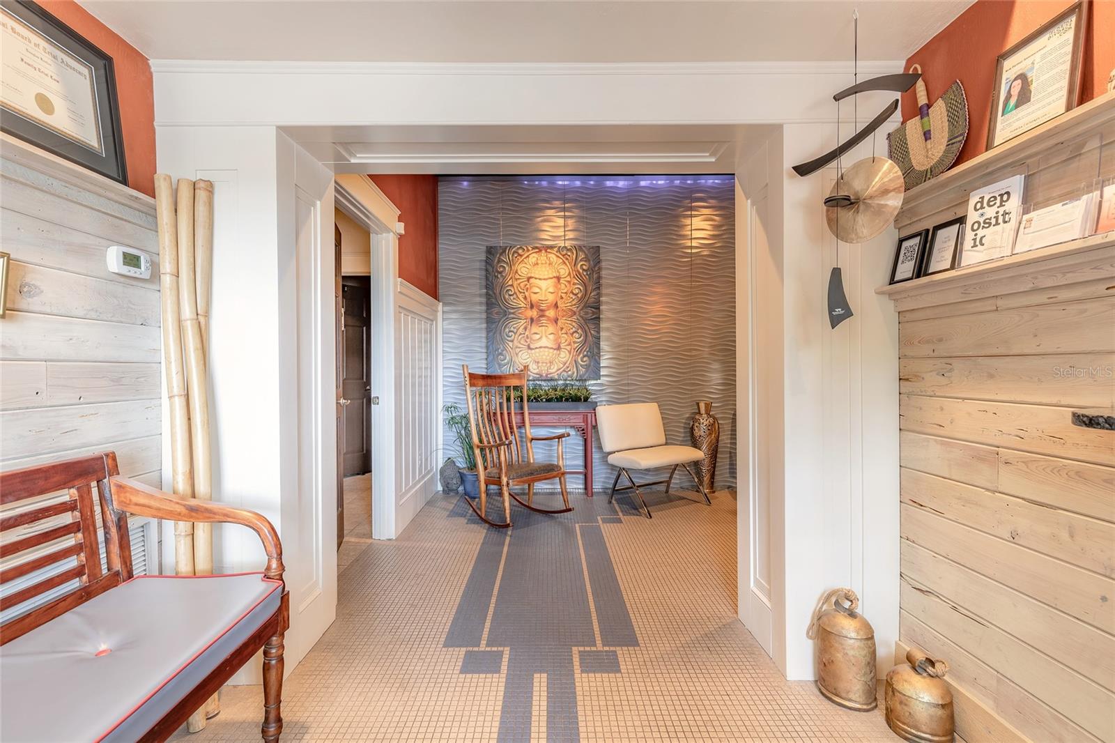 Listing photo id 7 for 1112 Riverside Drive