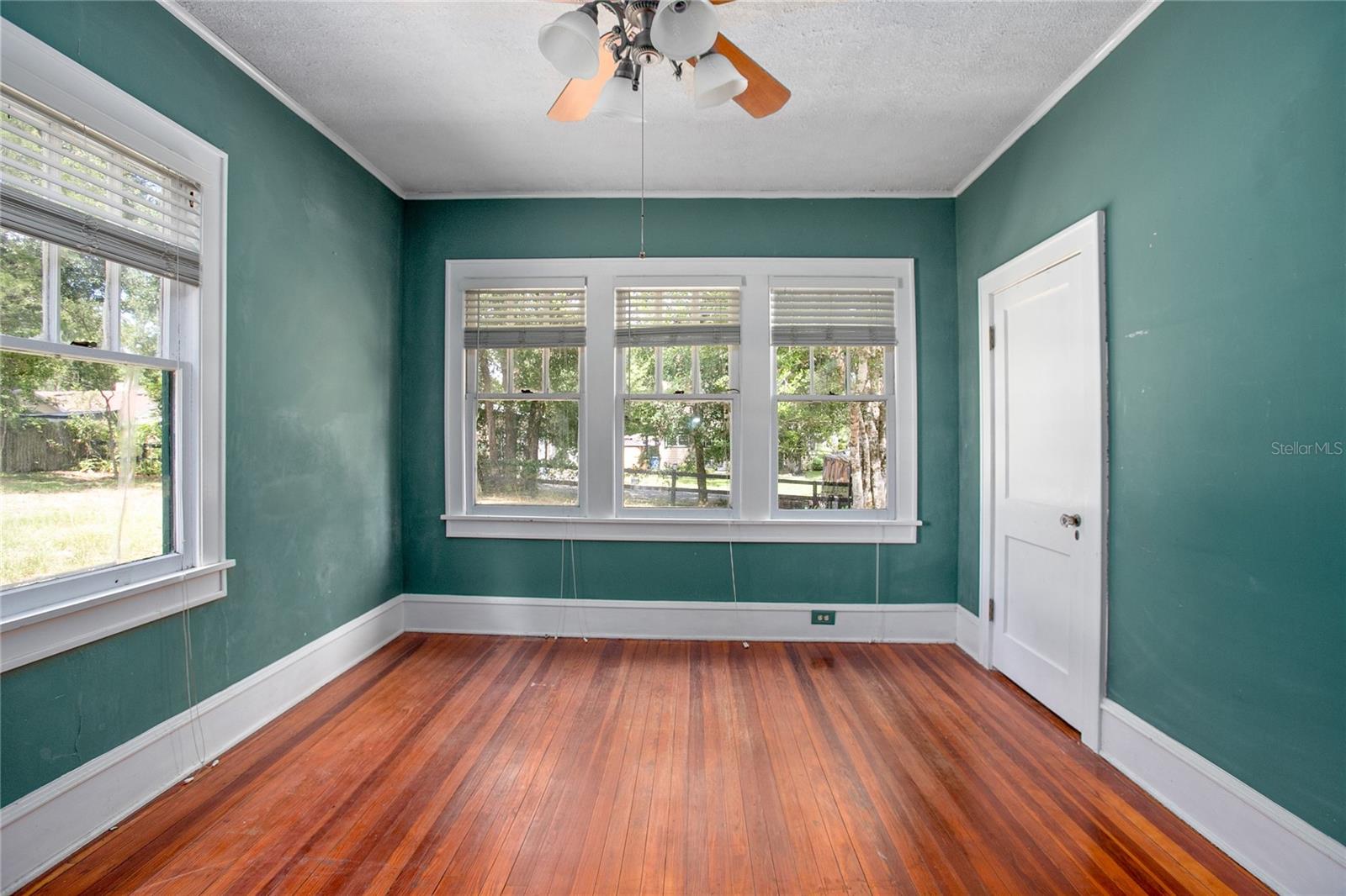 Image 15 of 49 For 257 Huntington Drive