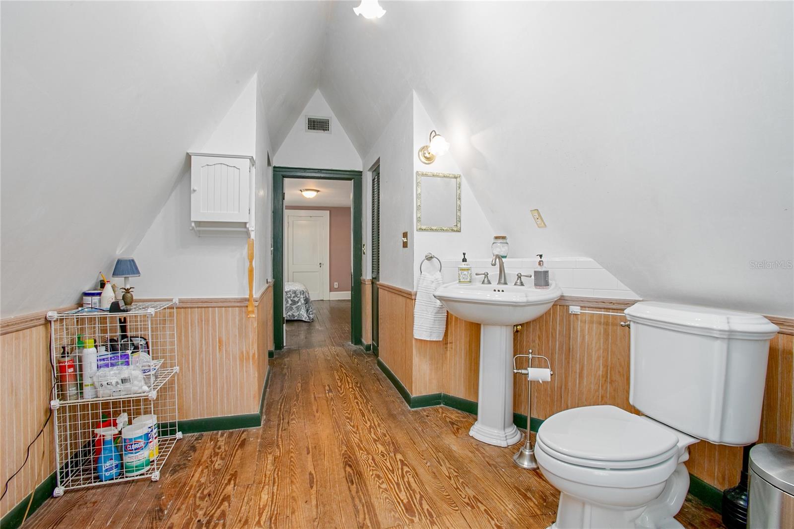 Image 33 of 49 For 257 Huntington Drive