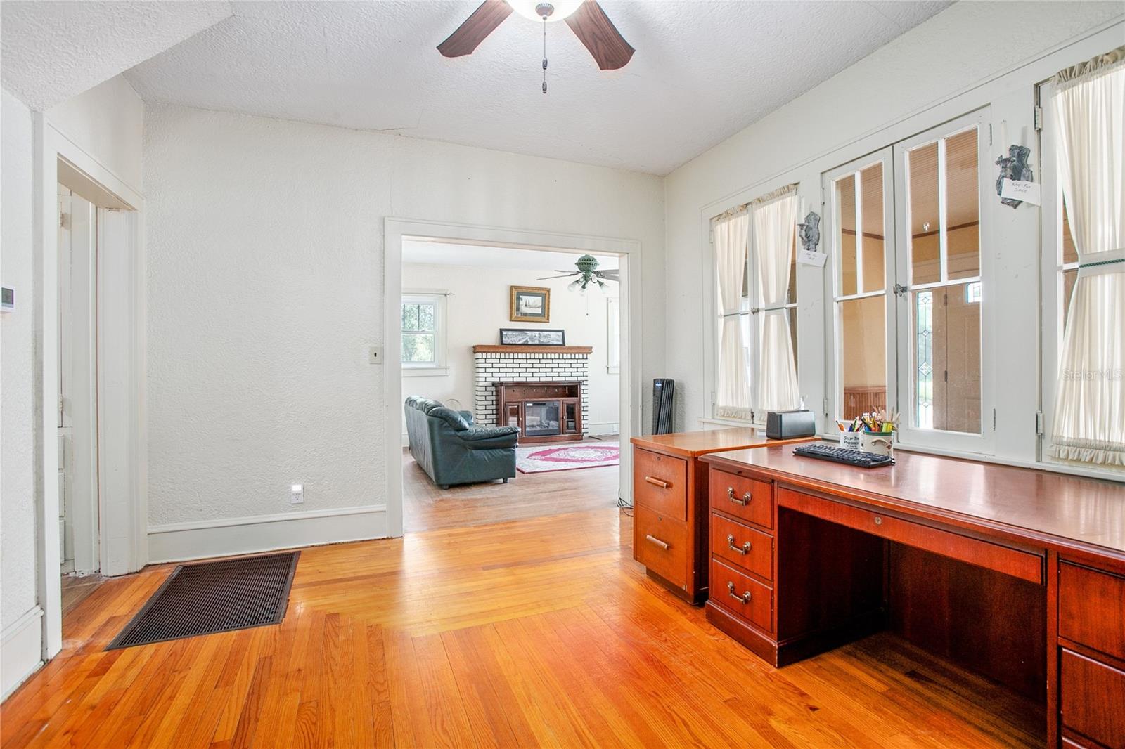 Image 9 of 49 For 257 Huntington Drive