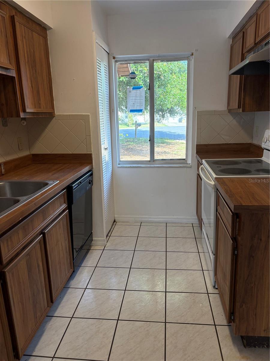 Image 2 of 33 For 132 Wax Myrtle Court