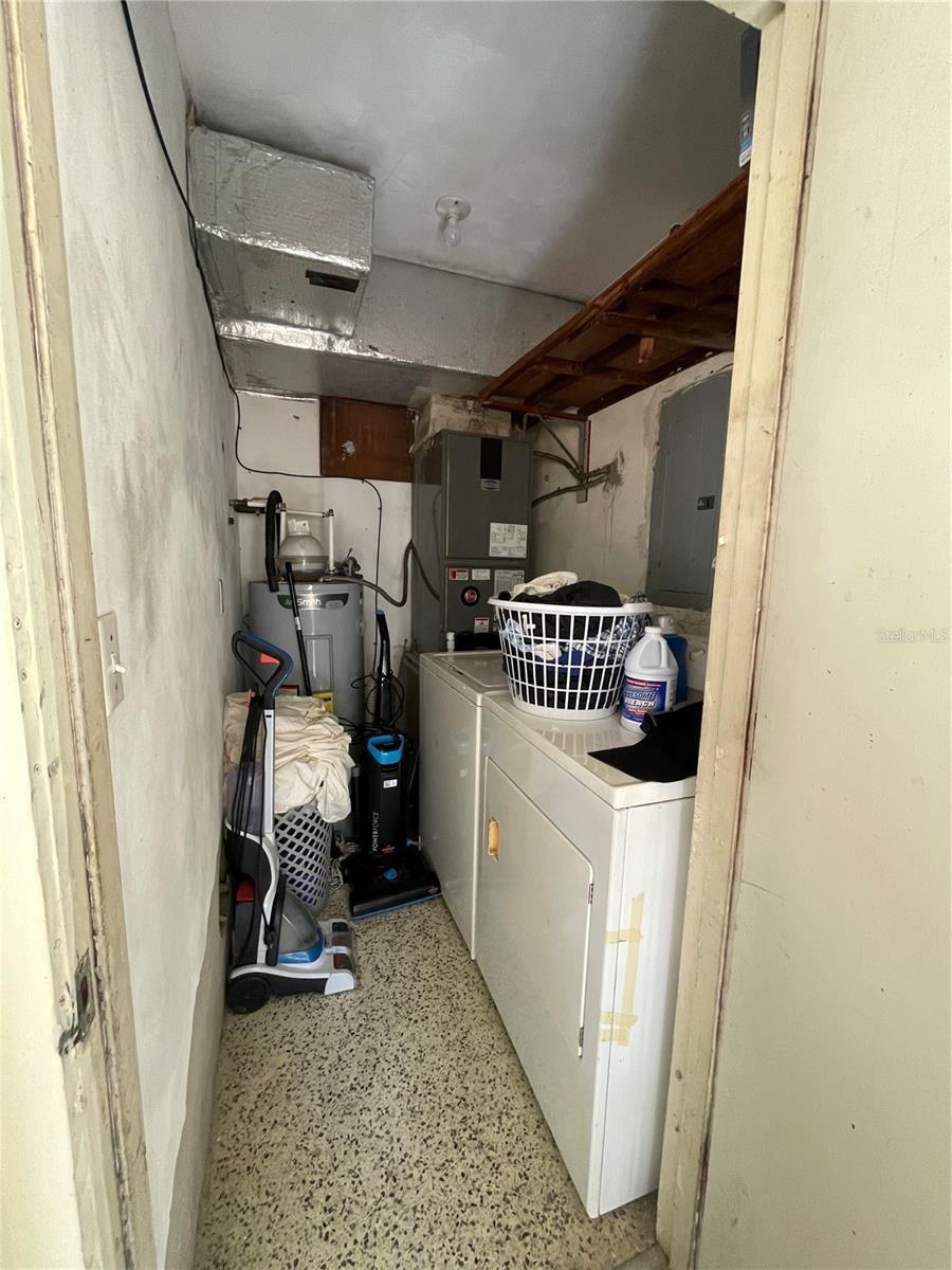 Image 19 of 21 For 2332 Hadley Street