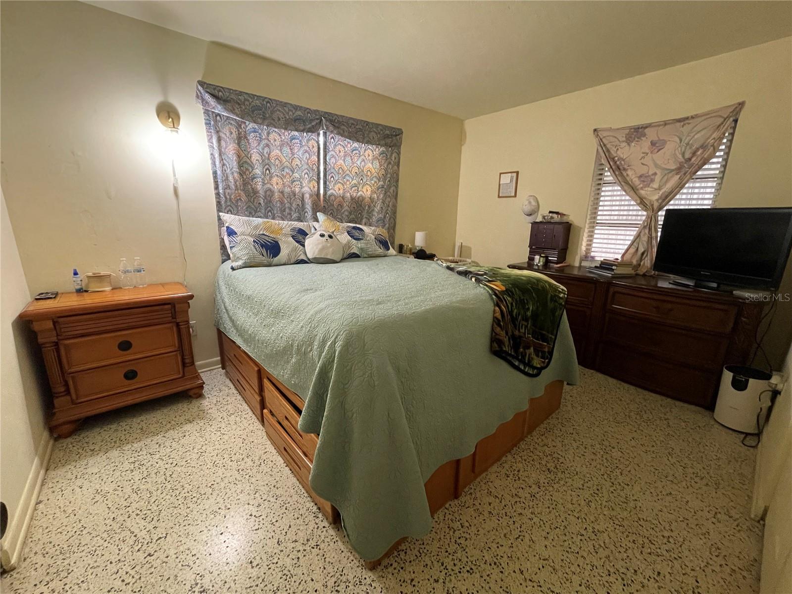 Image 7 of 21 For 2332 Hadley Street