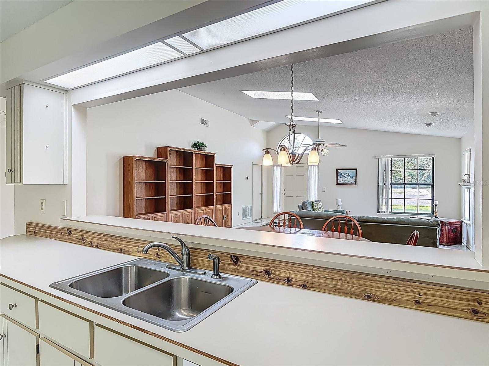 Image 16 of 56 For 907 Silver Leaf Place