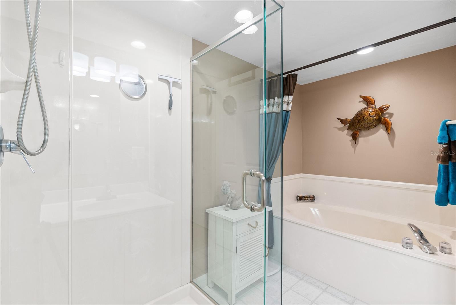 Image 6 of 57 For 2967 Atlantic Avenue 1601