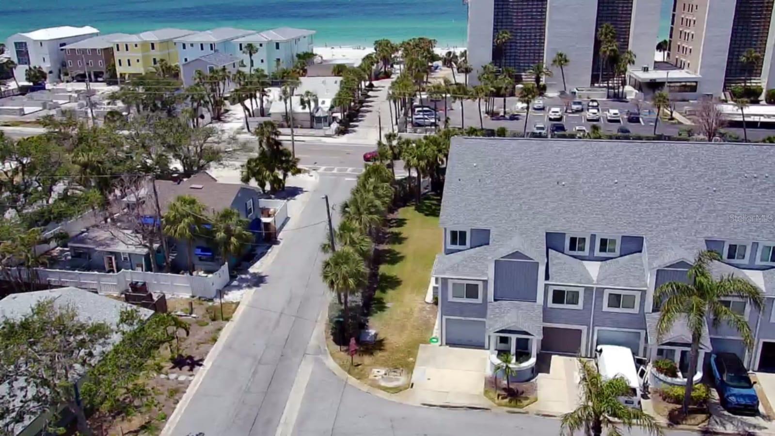 Image 3 of 47 For 900 Harbour House Drive