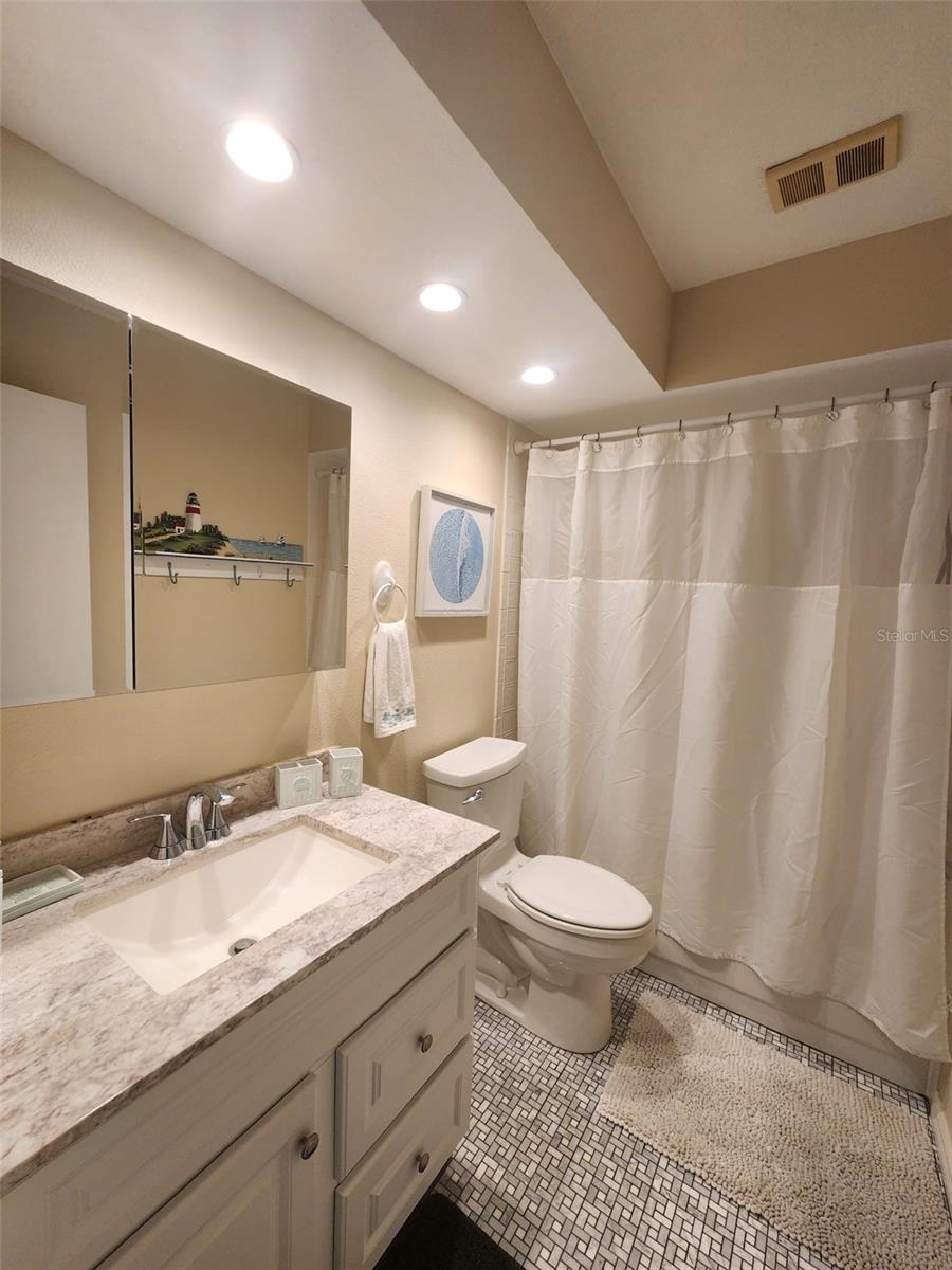 Image 36 of 47 For 900 Harbour House Drive