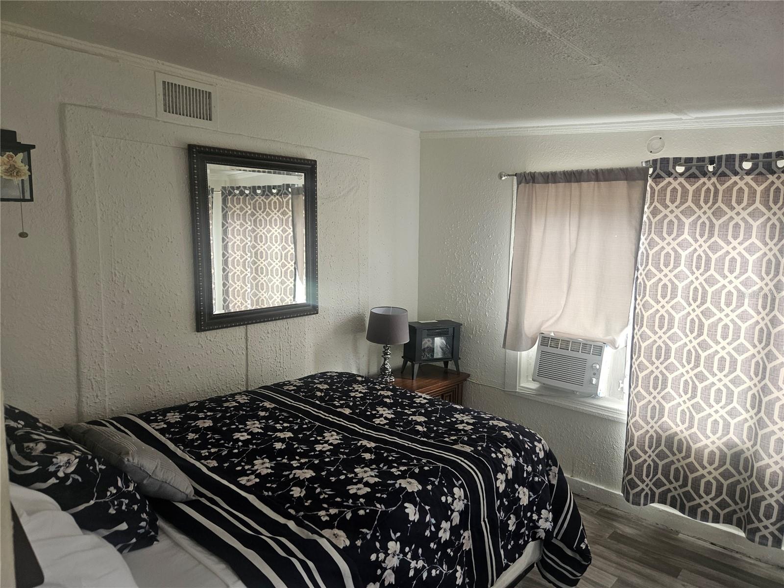 Image 11 of 18 For 317 Inwood Avenue