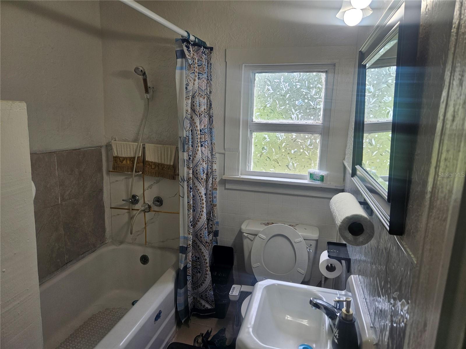 Image 13 of 18 For 317 Inwood Avenue