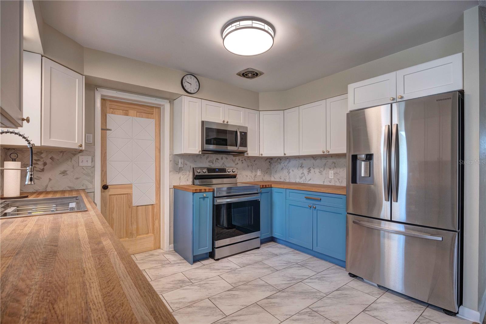 Image 11 of 39 For 738 Lindley Boulevard