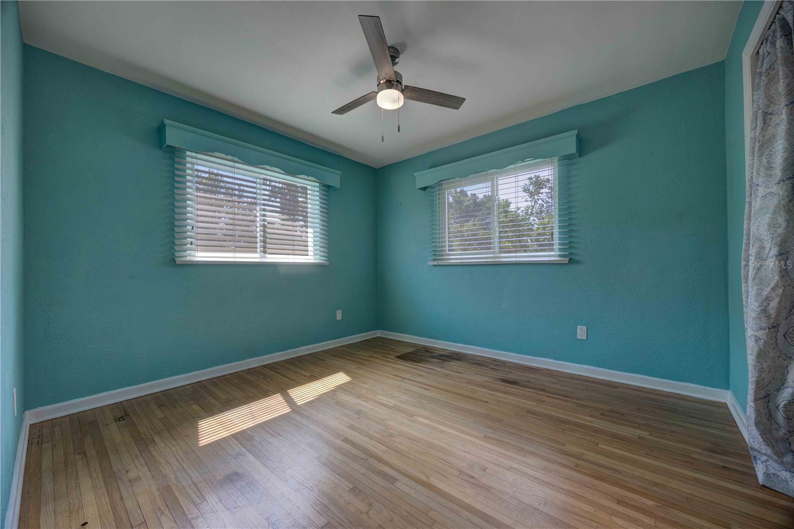 Image 15 of 39 For 738 Lindley Boulevard