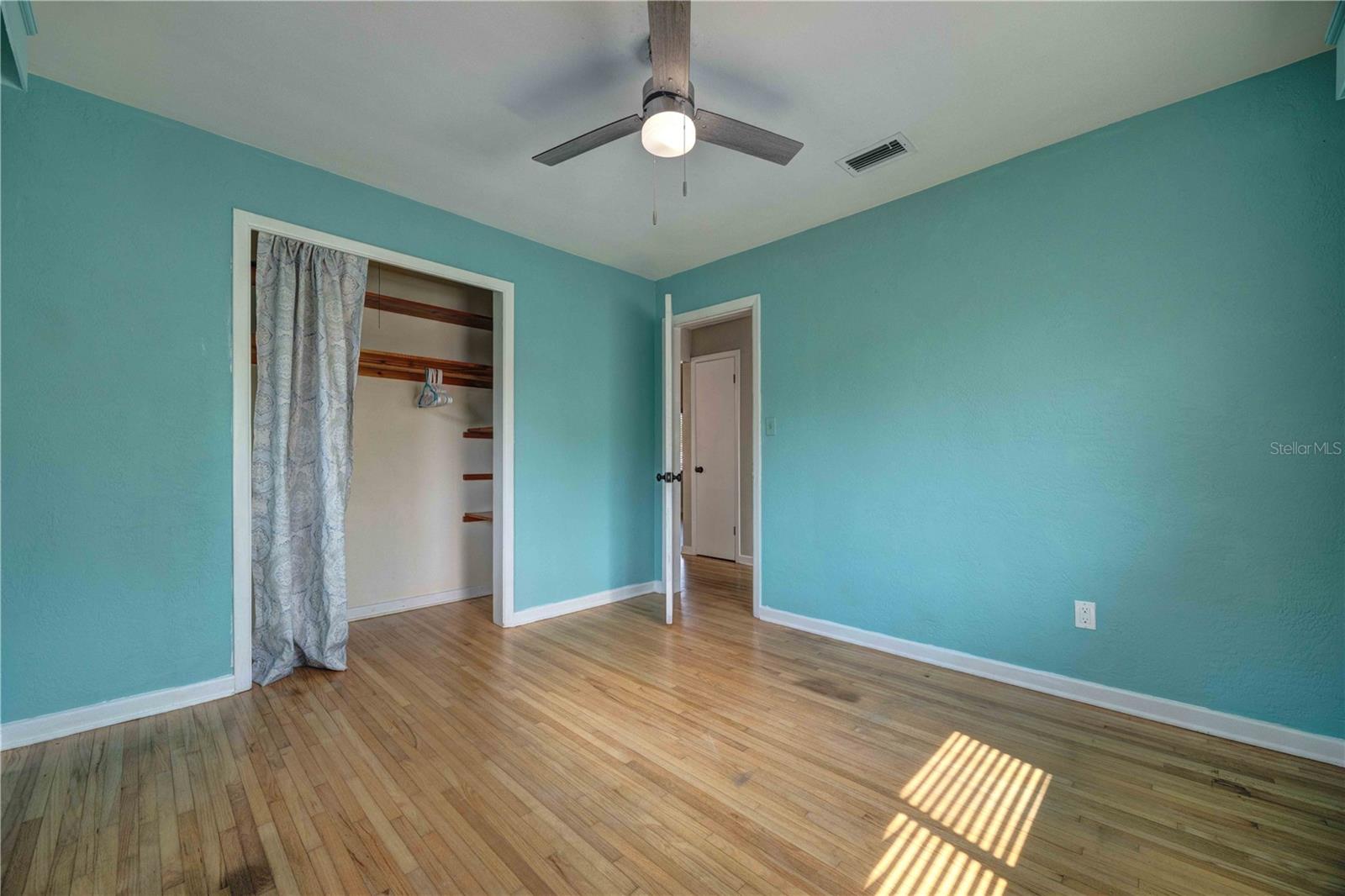 Image 16 of 39 For 738 Lindley Boulevard
