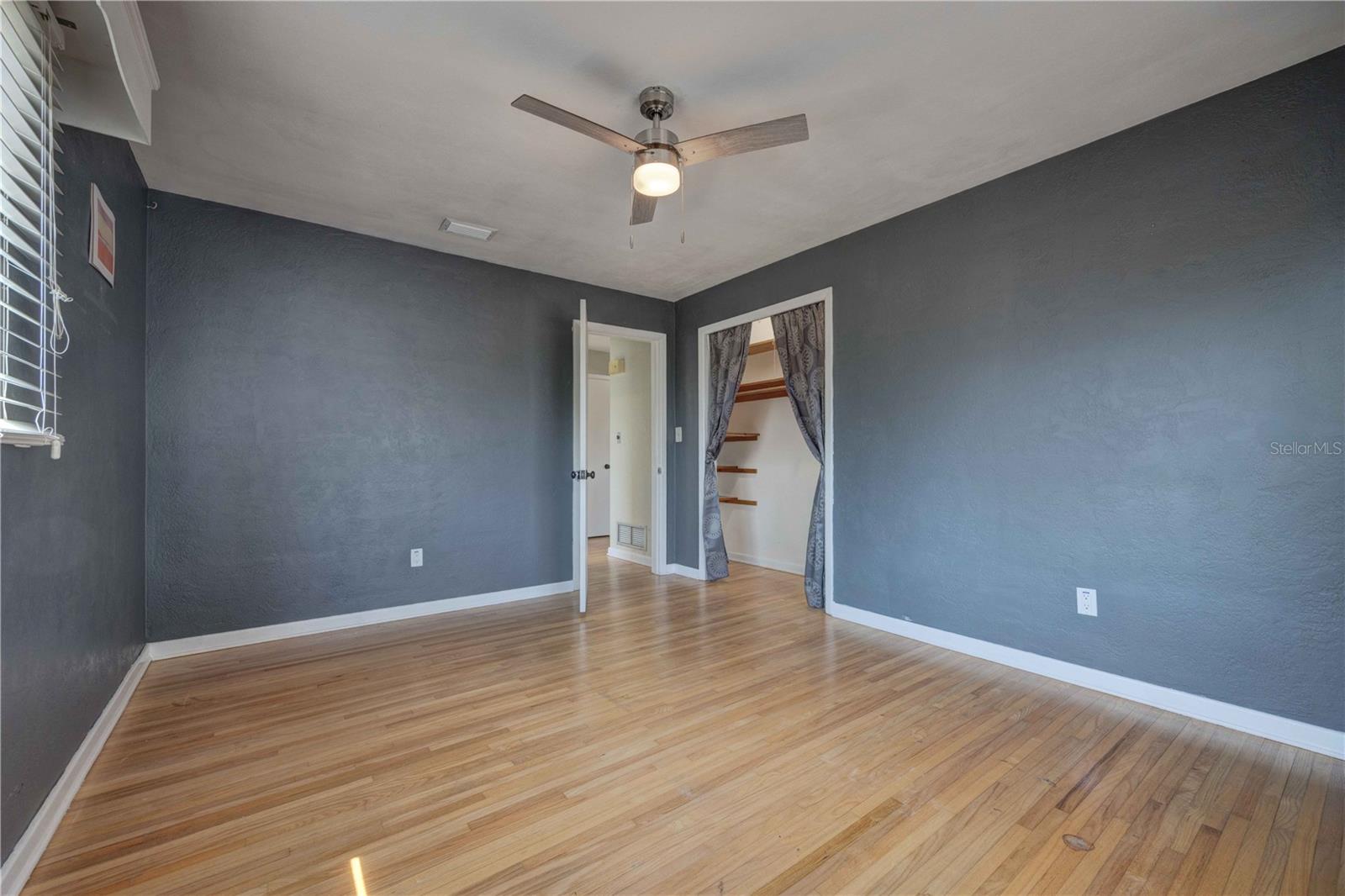Image 20 of 39 For 738 Lindley Boulevard